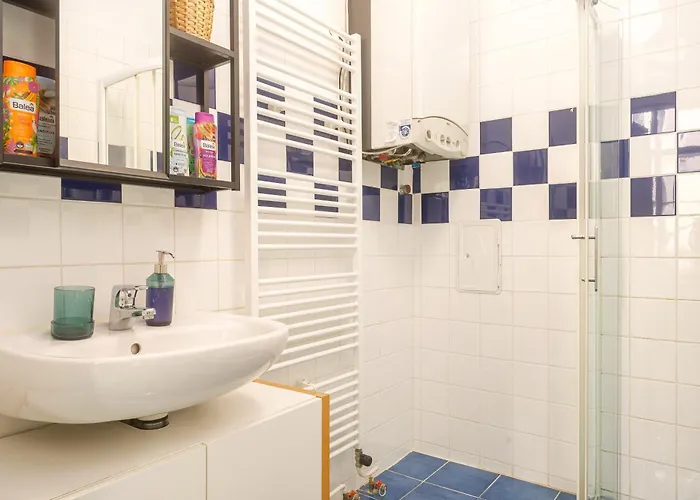 Near Center - 3min Walk To U4 Metro Viena